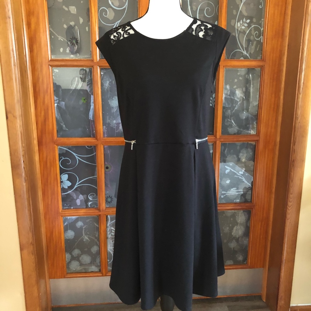 Black, zipper & lace accent dress SZ XL